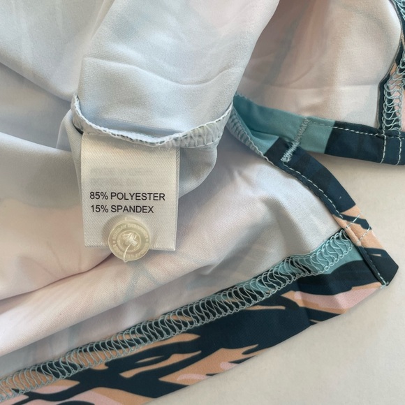 NEW Sunday Swagger Men’s Pink Blue Floral Palm Tree Performance Stretch Polo M - Picture 6 of 7